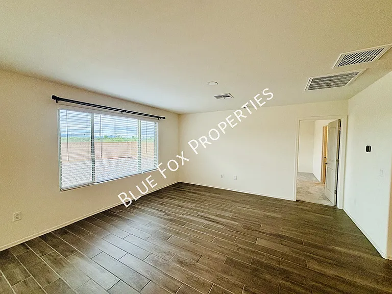 6563 W Camino Pizarro — Photo 2