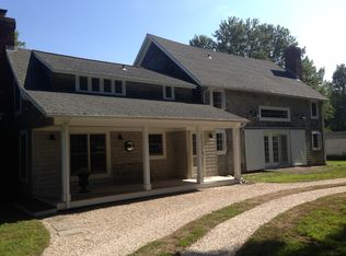 1400 Meadow Beach Ln, Mattituck, NY 11952