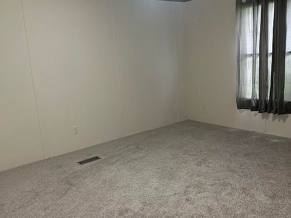 4th image of 67 Deer Trace Dr