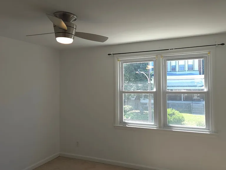 356 Krams Ave — Photo 8