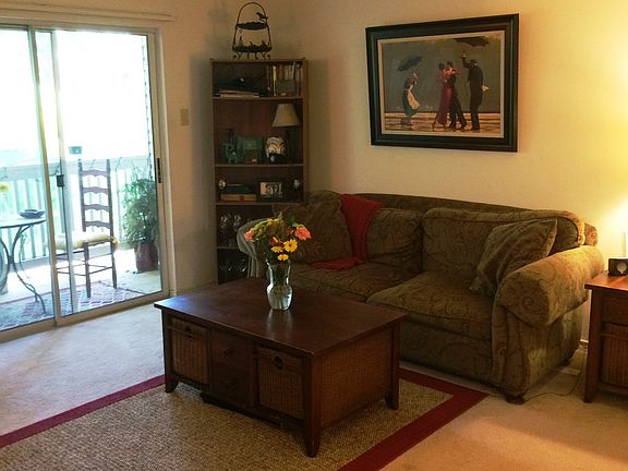2nd image of 1527 Lincoln Way APT 103B