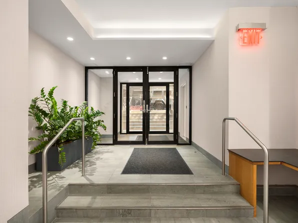 250 West 16th Street image 8 of 10