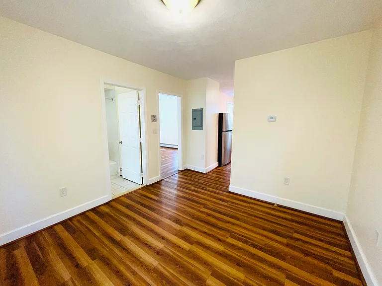 137 W Selden St #1 — Photo 7