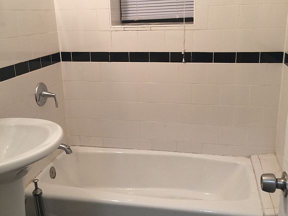 4th image of 724 E 27th St APT 1A