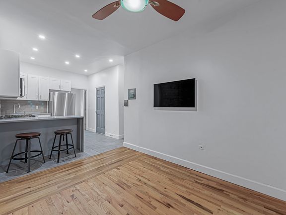 5th image of 764 Washington Ave #2