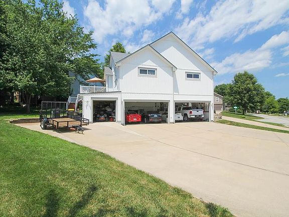 3rd image of 18801 E Grove Cir