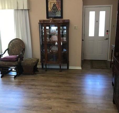 3rd image of 9403 Scarborough Dr