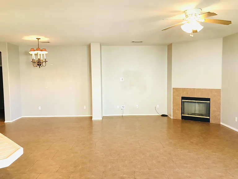 27540 Canterbury St — Photo 10