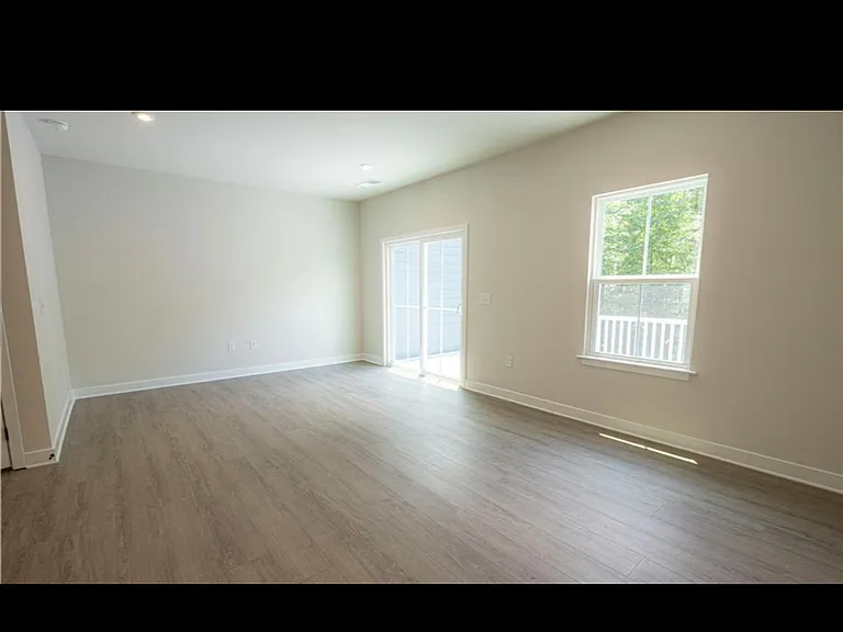 961 Woods Chapel Rd — Photo 7