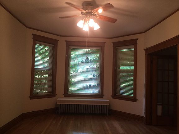 3rd image of 3643 N Bosworth Ave #2