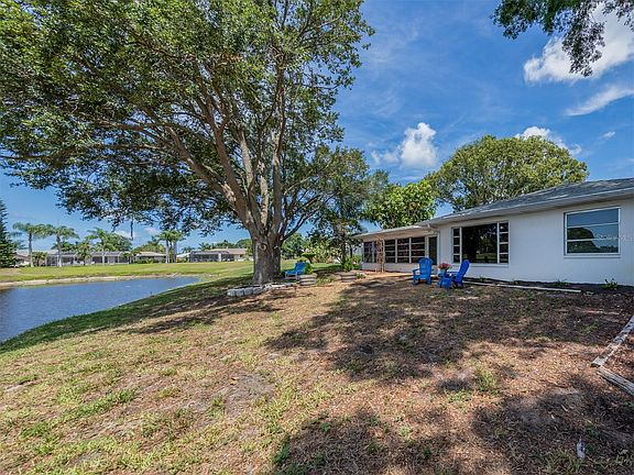 3rd image of 1019 River Oaks Ct