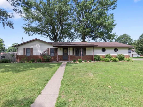 201 Forest Dr, Scott City, MO 63780