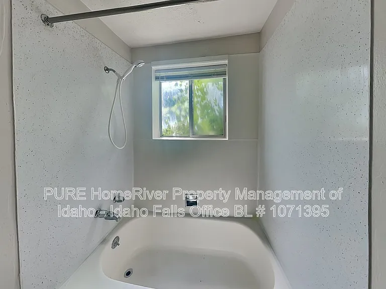 1110 Garfield St #4 — Photo 11