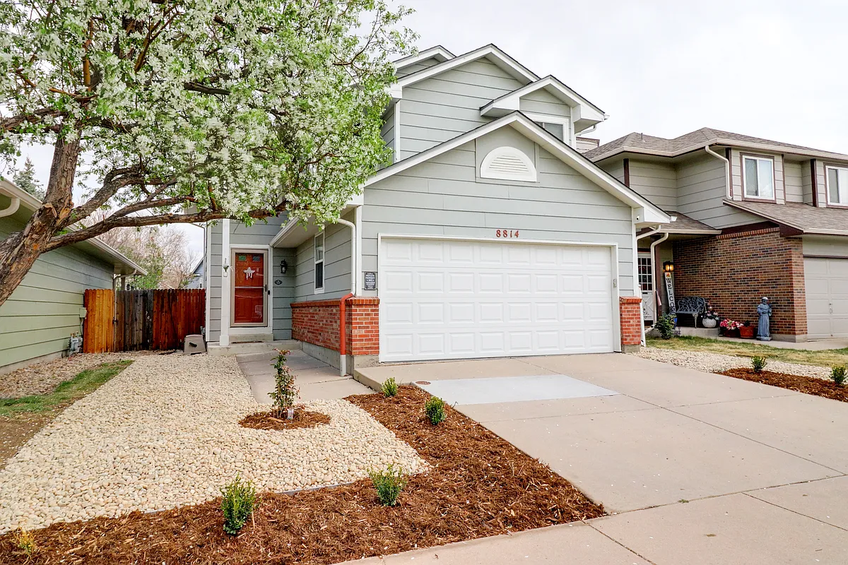 Building Photo - Cloverleaf Cir