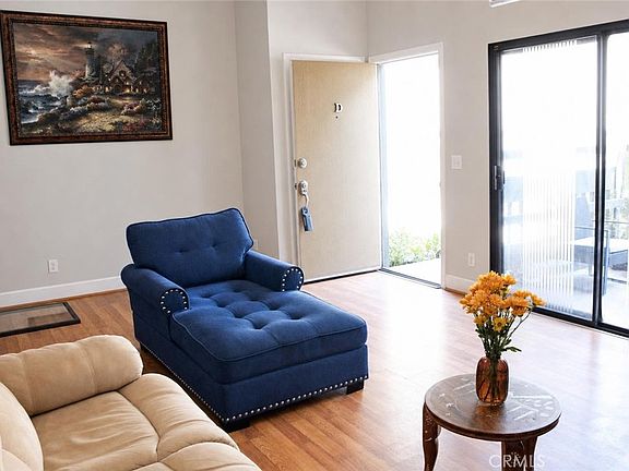 2nd image of 1913 Huntington Dr Unit D