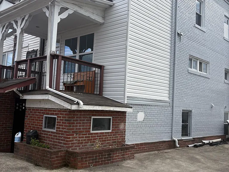 225 Missouri Ave NW — Photo 4