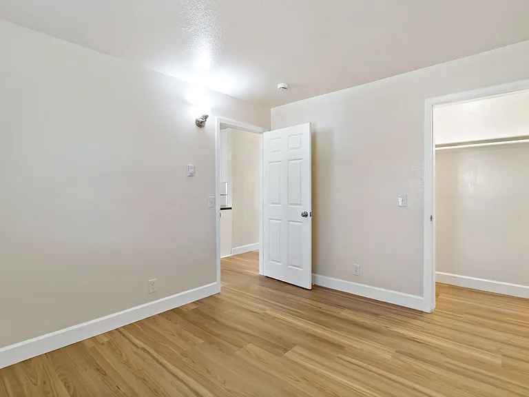 10900 Macarthur Blvd #2 — Photo 19