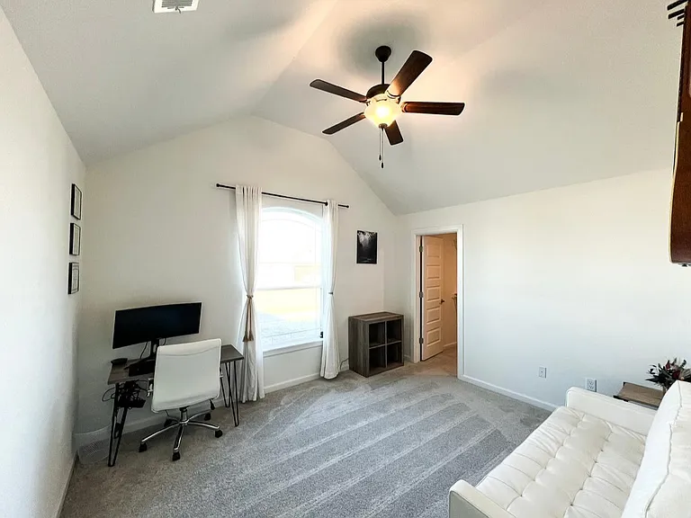 310 W Tyler Rd — Photo 12