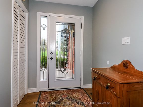 3rd image of 33 Elvyn Cres