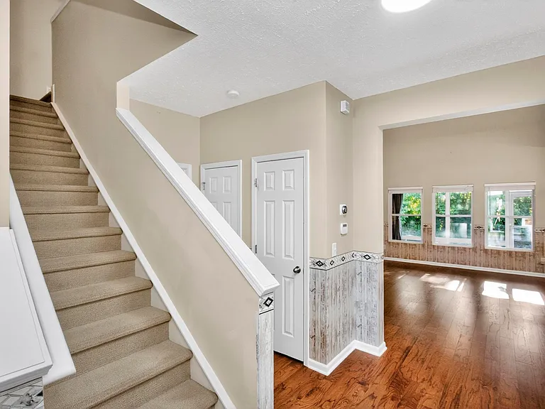 7339 Autumn Crossing Way — Photo 32