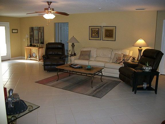 5th image of 26817 White Plains Way
