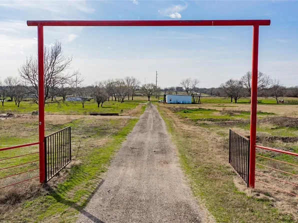 1653 Rs County Rd #1605, Lone Oak, TX 75453