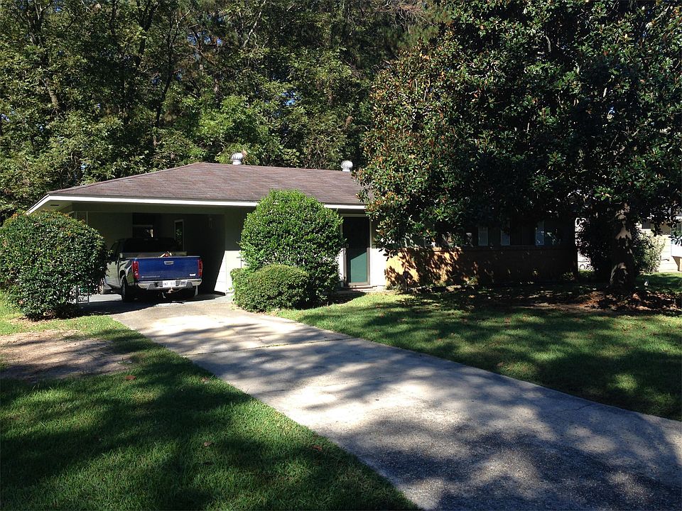 Front of 147 Chatham Cir