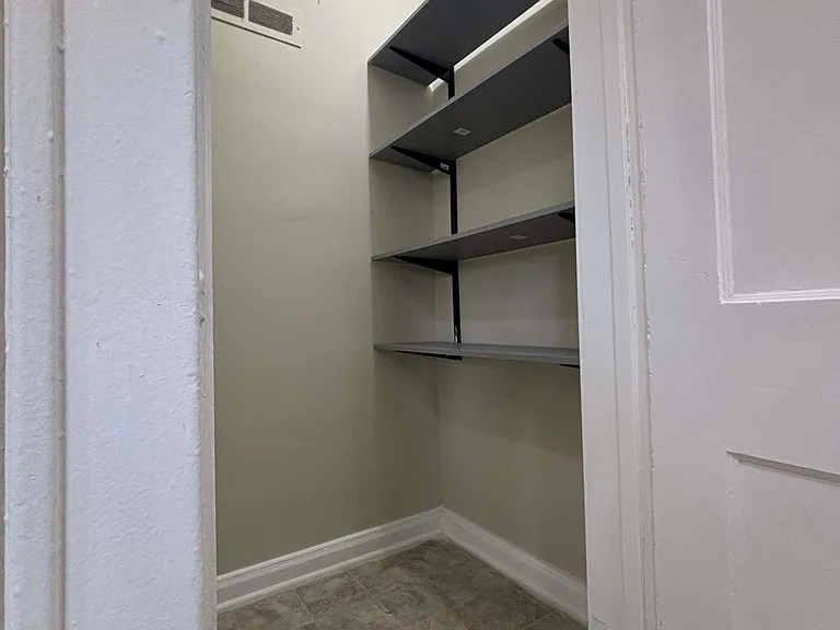 625 Owen St #1 — Photo 6