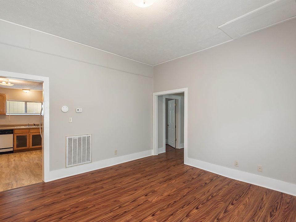1st image of 1622 Dora St