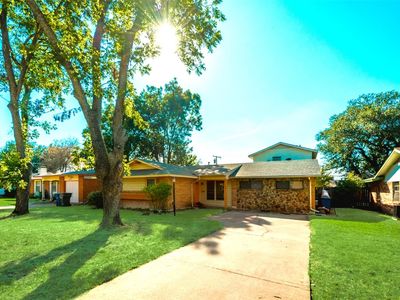 8345 Cadenza Ln, Dallas, TX, 75228