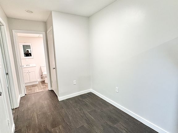 4th image of 1705 Bluff Ave #A