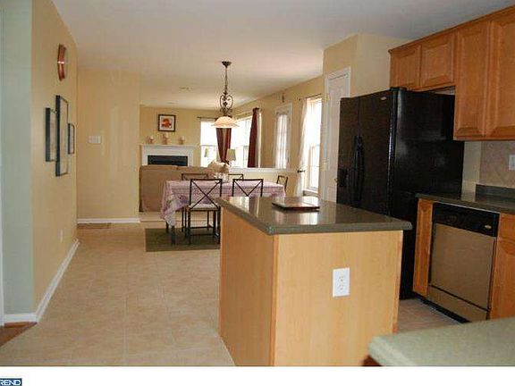 5th image of 102 Ambleside Way