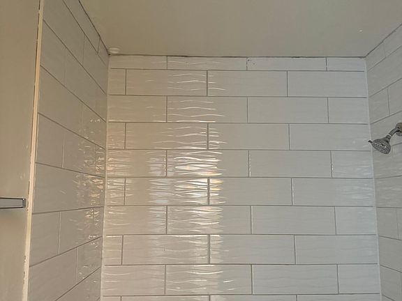3rd image of 175 Pickwick Dr APT C