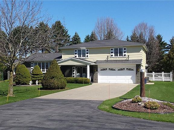 2nd image of 1140 Como Park Blvd