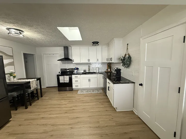 116 Lance Ln — Photo 3