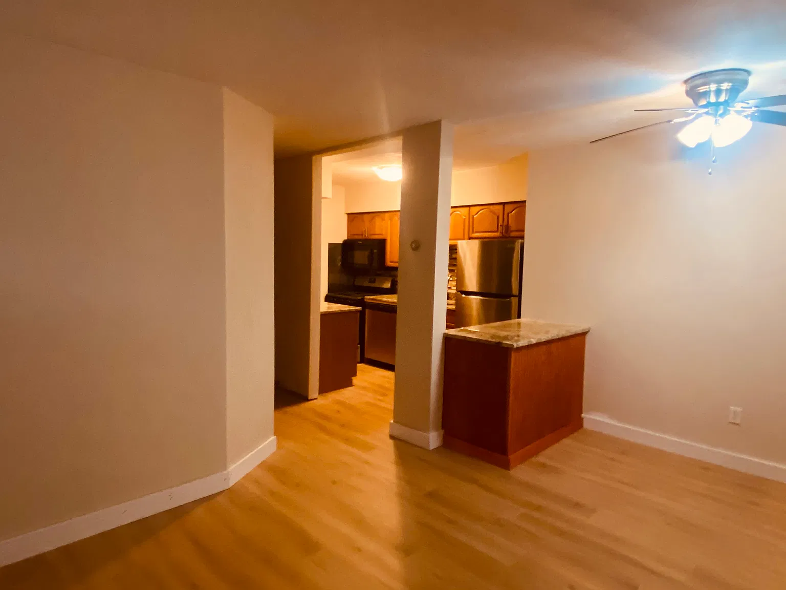 2 bed, 907 sqft, $2,395 — Photo 4