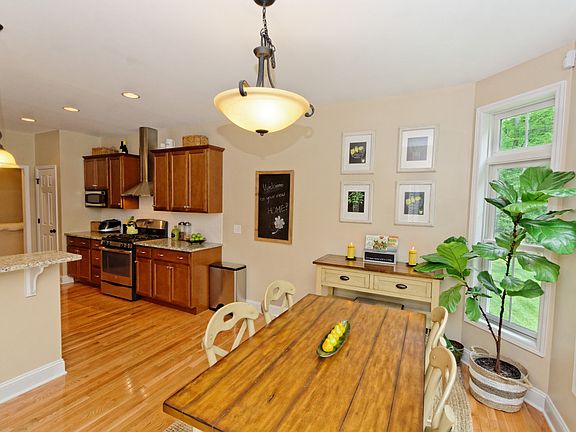 4th image of 9 Carrington Ct