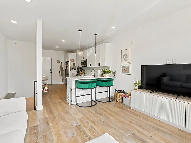1729 Francis St #1 — Photo 4