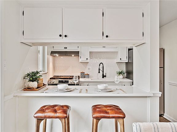 5th image of 405 Highland Pines Ct