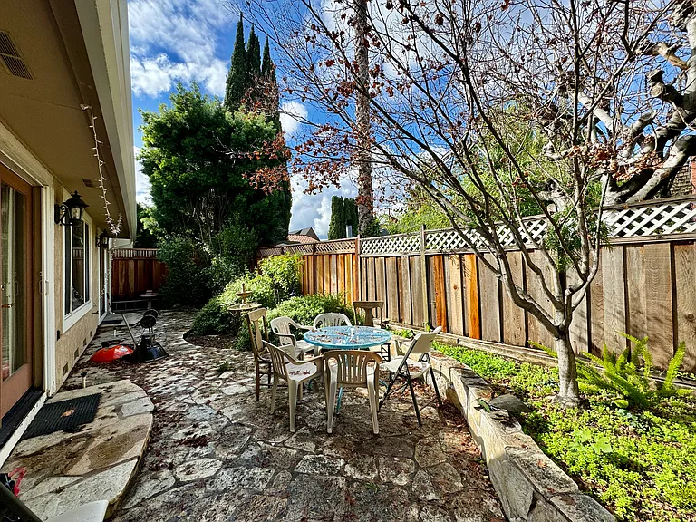 2340 Park Ave — Photo 3