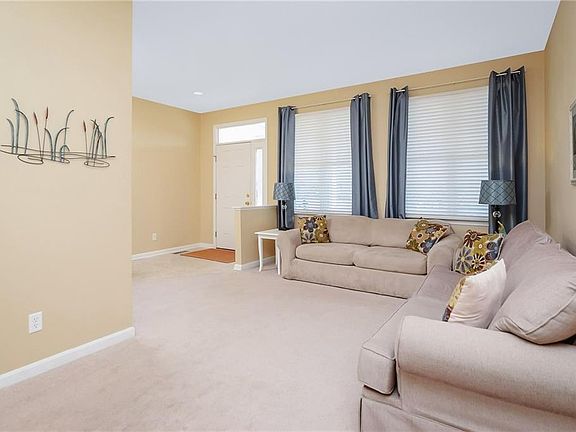 5th image of 36394 Azalea Ave