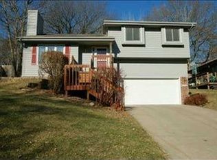 6729 Northwest Dr, Windsor Heights, IA 50324