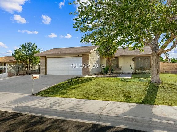 3rd image of 300 Greenfield Ln