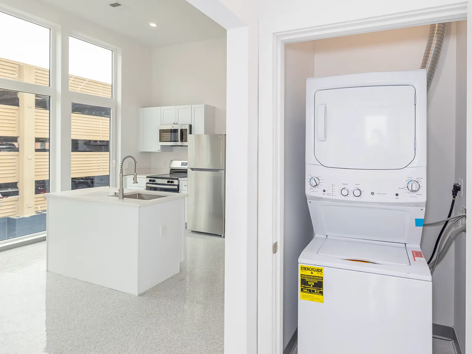 1 bed, 671 sqft, $2,920 — Photo 3
