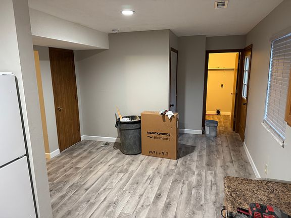 5th image of 1019 Village Ln