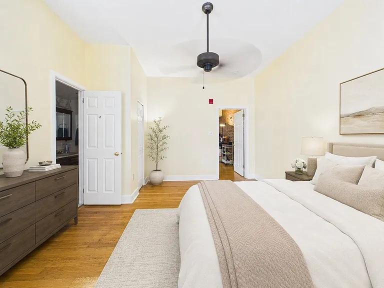 1619 Green Street — Photo 10
