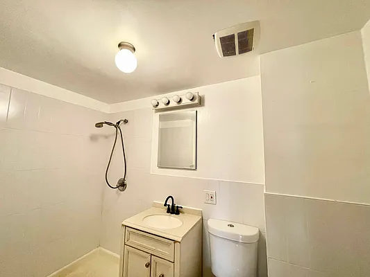 Rented by Pear NYC LLC | media 29