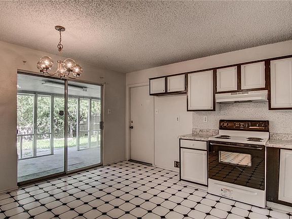 4th image of 7513 Creekfall Dr
