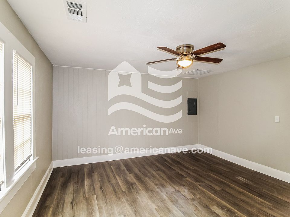 2116170_002_wm_-_living_room_13553938.jpg