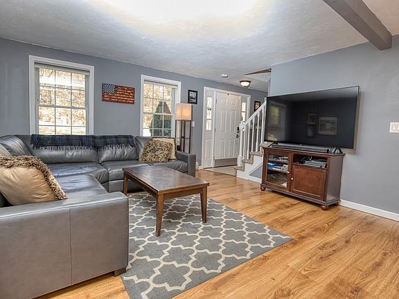 3rd image of 361 Baldwin Dr